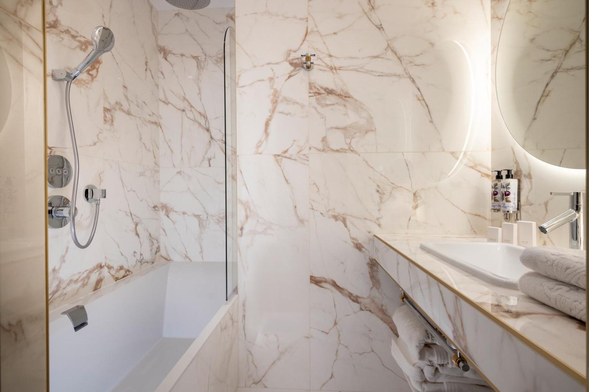 Hotel Kleber Paris & Spa Экстерьер фото